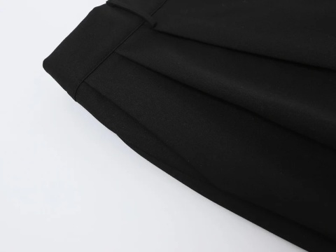BAGGY PLEATED PANTS - BLACK